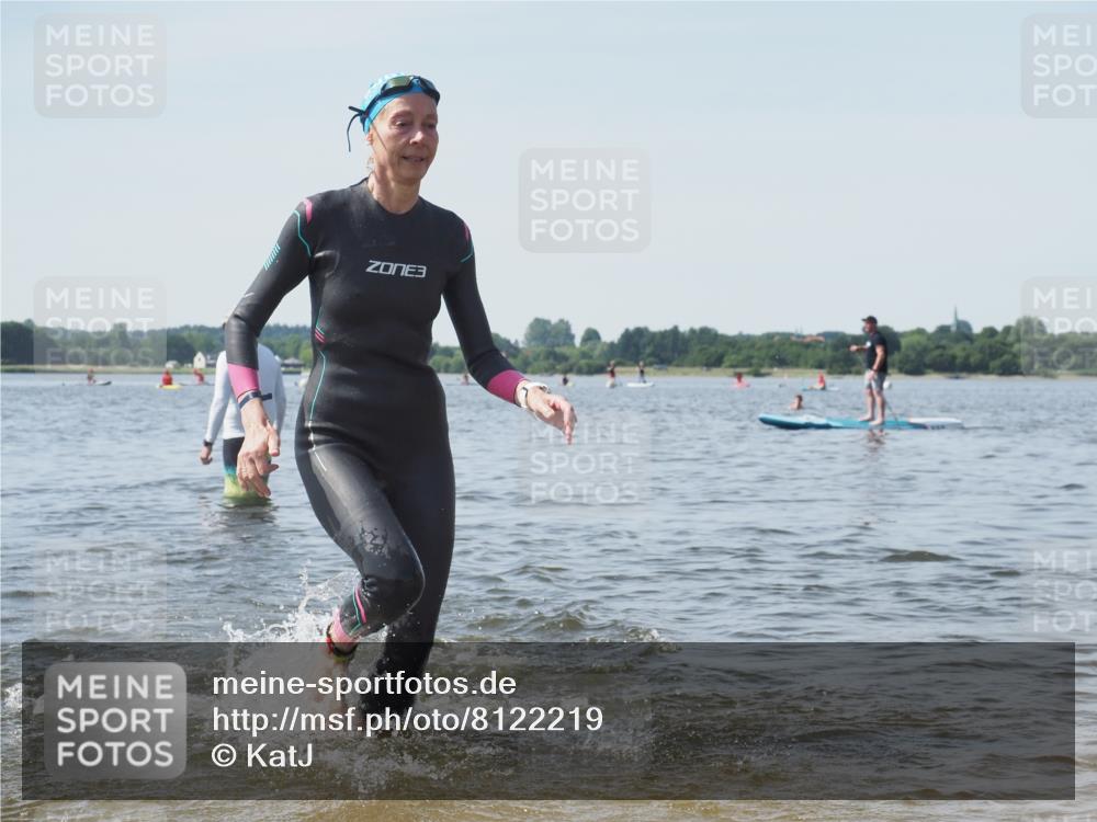 22.06.2025 - Viking Triathlon KatJ http://msf.ph/oto/8122219 22.06.2025 10:51:19 Schwimmen 436, 477 meine-sportfotos.de