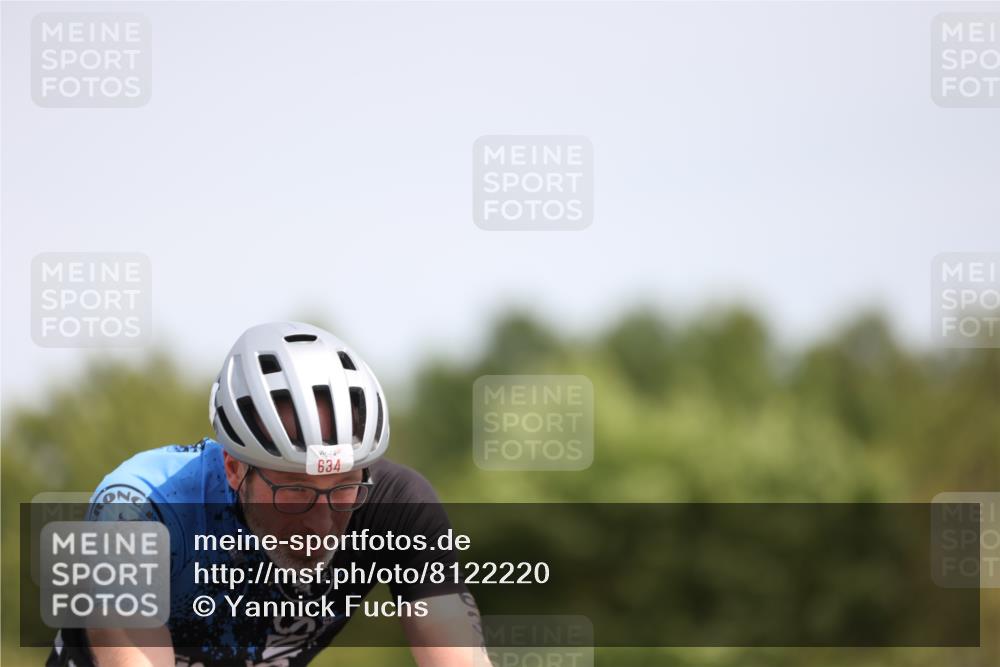 22.06.2025 - Viking Triathlon Yannick Fuchs http://msf.ph/oto/8122220 22.06.2025 11:49:19 Radfahren 405, 433, 634 meine-sportfotos.de