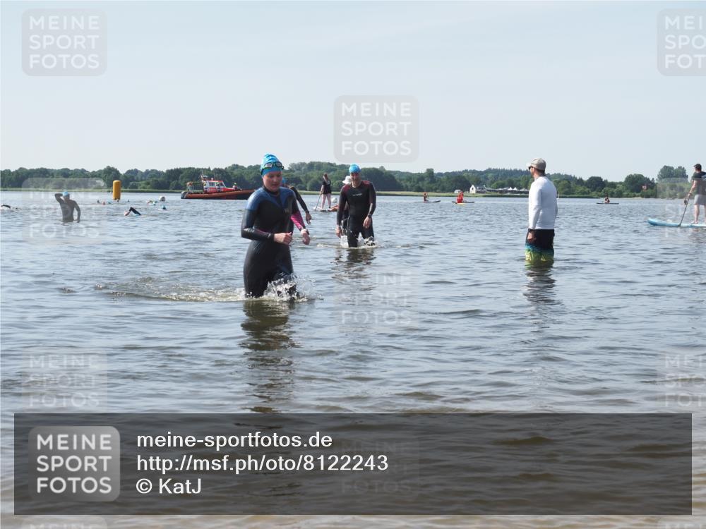 22.06.2025 - Viking Triathlon KatJ http://msf.ph/oto/8122243 22.06.2025 10:51:27 Schwimmen 422, 477 meine-sportfotos.de