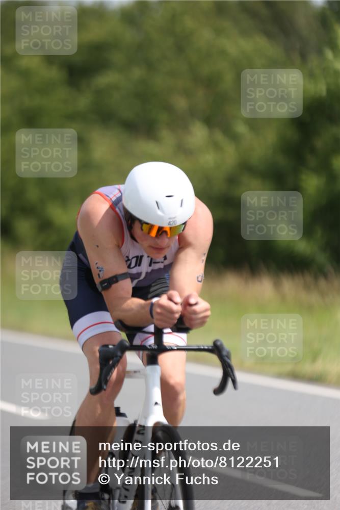 22.06.2025 - Viking Triathlon Yannick Fuchs http://msf.ph/oto/8122251 22.06.2025 11:49:30 Radfahren 22, 420, 487, 488 meine-sportfotos.de