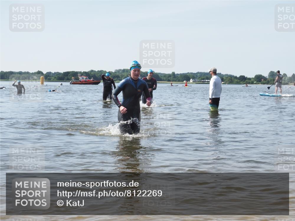 22.06.2025 - Viking Triathlon KatJ http://msf.ph/oto/8122269 22.06.2025 10:51:28 Schwimmen 292, 422, 477 meine-sportfotos.de