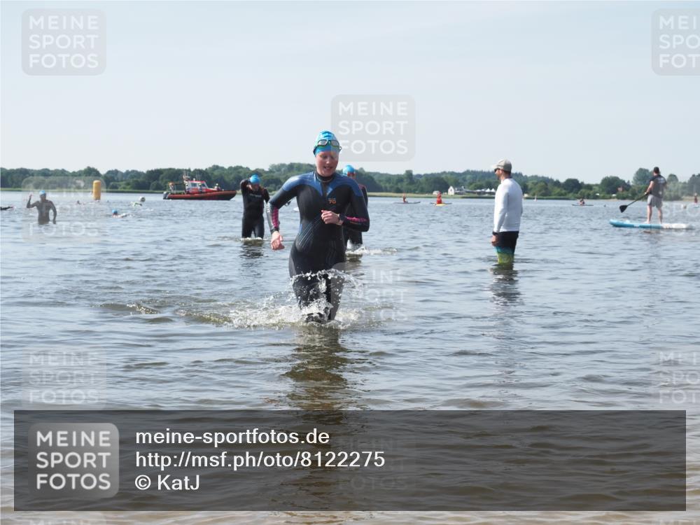 22.06.2025 - Viking Triathlon KatJ http://msf.ph/oto/8122275 22.06.2025 10:51:28 Schwimmen 292, 422, 477 meine-sportfotos.de