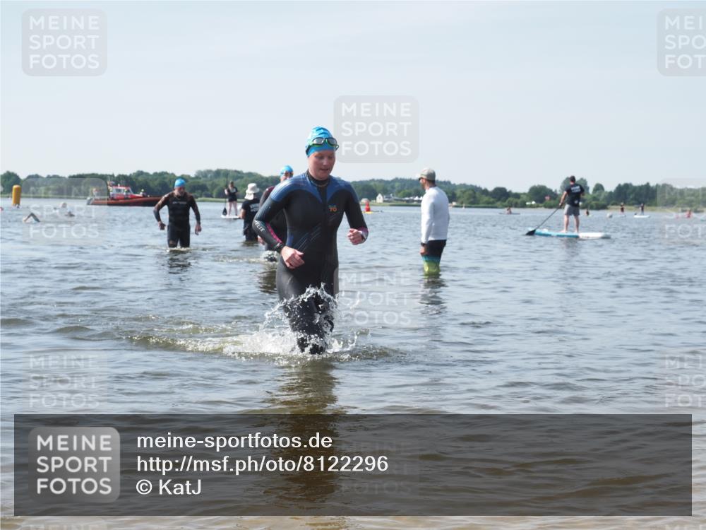 22.06.2025 - Viking Triathlon KatJ http://msf.ph/oto/8122296 22.06.2025 10:51:29 Schwimmen 292, 422, 477 meine-sportfotos.de