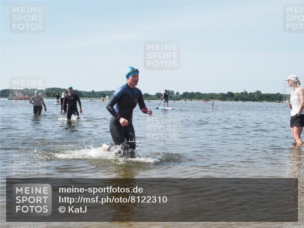 22.06.2025 - Viking Triathlon KatJ http://msf.ph/oto/8122310 22.06.2025 10:51:30 Schwimmen 292, 422, 477 meine-sportfotos.de