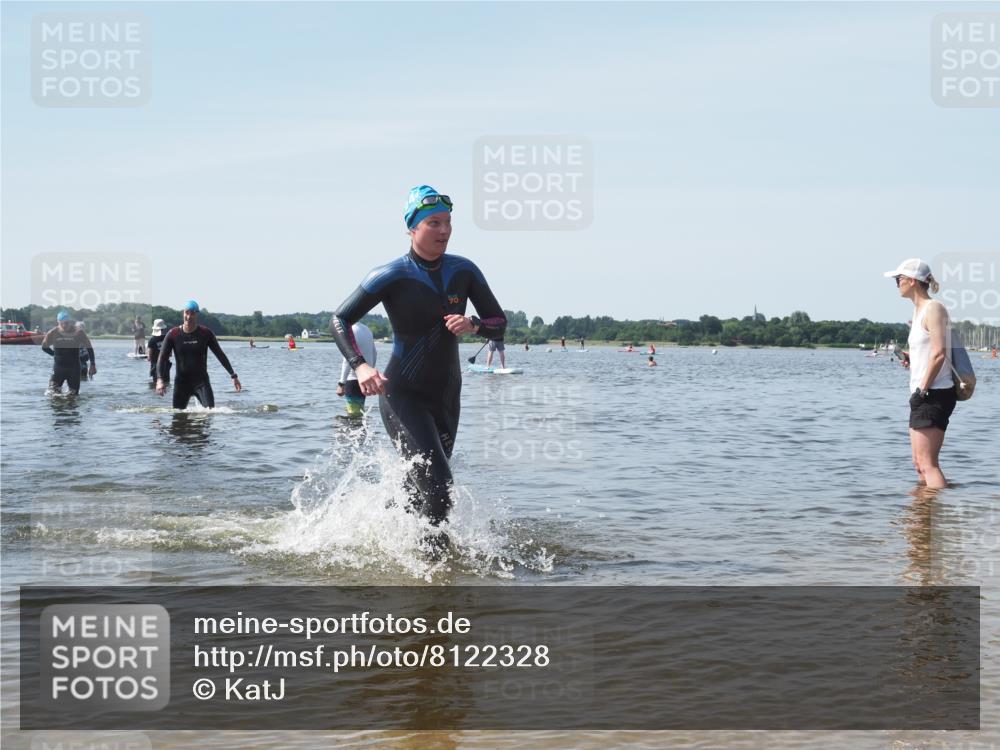 22.06.2025 - Viking Triathlon KatJ http://msf.ph/oto/8122328 22.06.2025 10:51:30 Schwimmen 292, 422, 477 meine-sportfotos.de