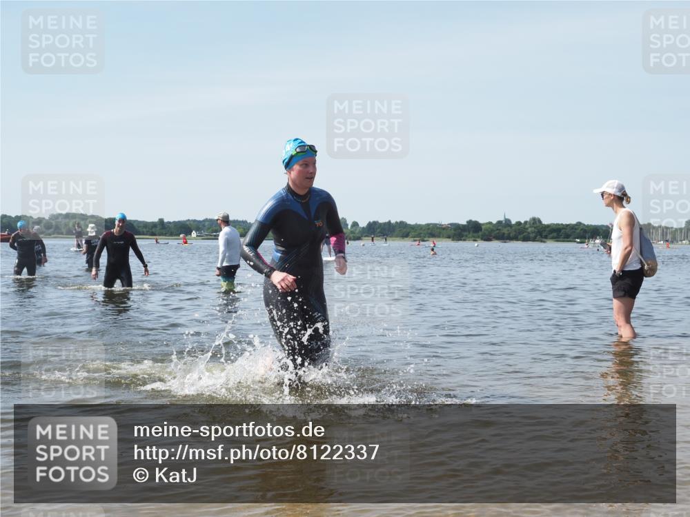 22.06.2025 - Viking Triathlon KatJ http://msf.ph/oto/8122337 22.06.2025 10:51:30 Schwimmen 292, 422, 477 meine-sportfotos.de