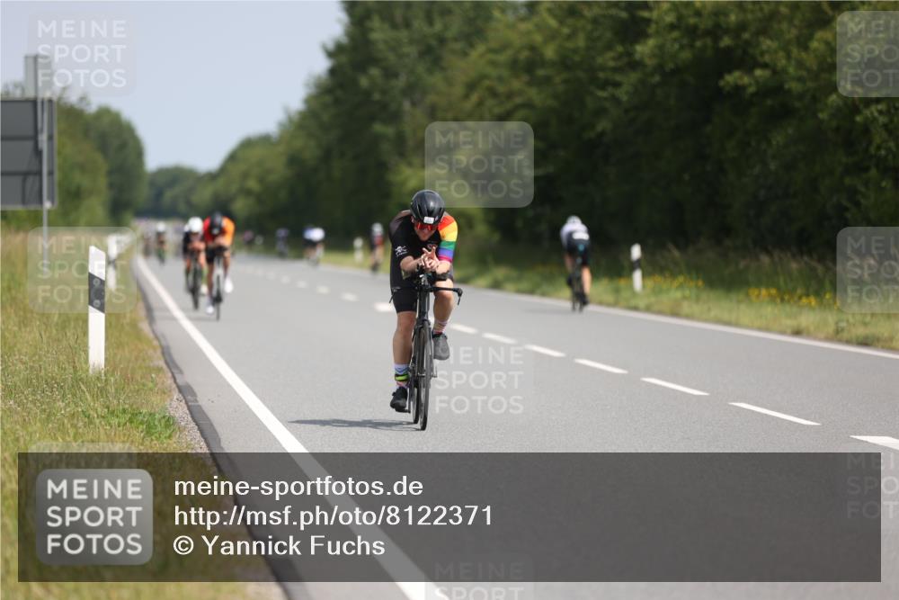 22.06.2025 - Viking Triathlon Yannick Fuchs http://msf.ph/oto/8122371 22.06.2025 11:49:57 Radfahren 11, 33, 150, 211, 257, 376, 638, 648 meine-sportfotos.de