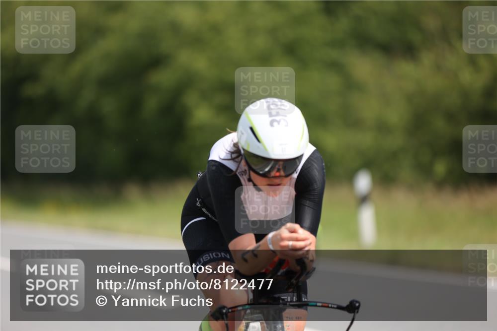 22.06.2025 - Viking Triathlon Yannick Fuchs http://msf.ph/oto/8122477 22.06.2025 11:50:04 Radfahren 11, 33, 150, 182, 257, 376, 553, 638 meine-sportfotos.de