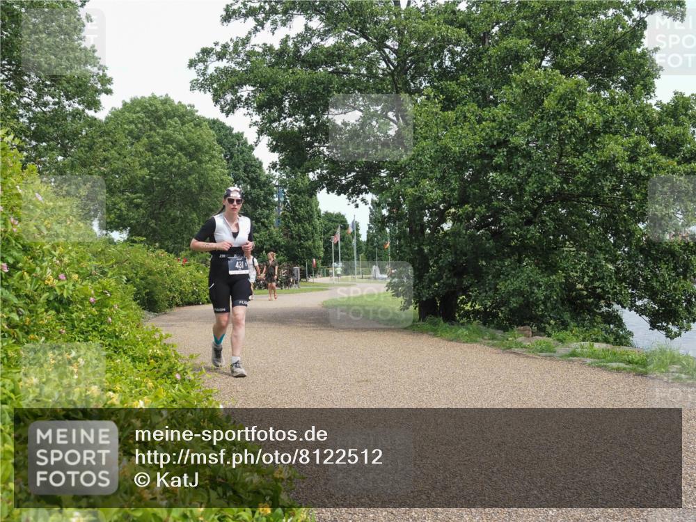 22.06.2025 - Viking Triathlon KatJ http://msf.ph/oto/8122512 22.06.2025 15:17:04 Laufen 431 meine-sportfotos.de