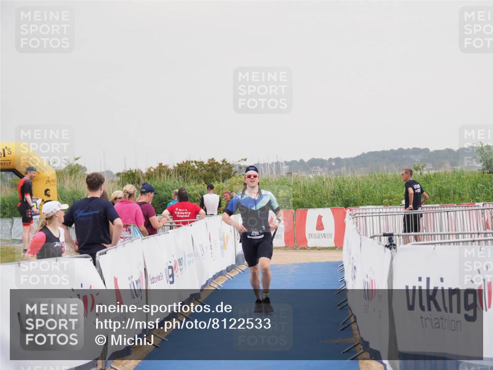 22.06.2025 - Viking Triathlon MichiJ http://msf.ph/oto/8122533 22.06.2025 16:38:25 Ziel 496 meine-sportfotos.de