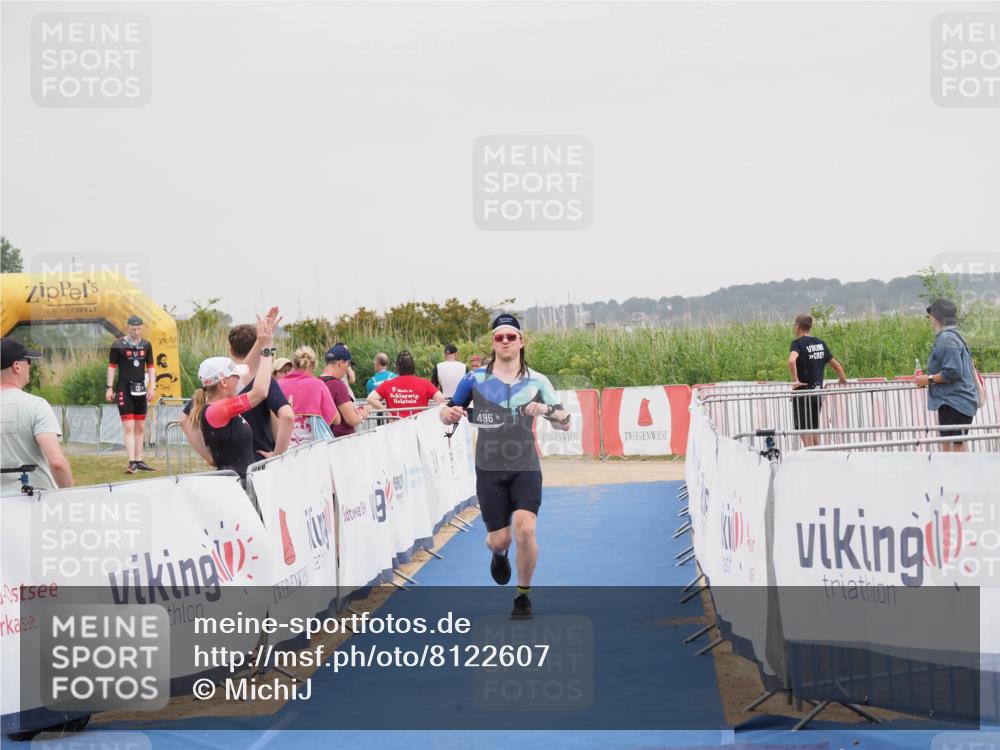 22.06.2025 - Viking Triathlon MichiJ http://msf.ph/oto/8122607 22.06.2025 16:38:26 Ziel 496 meine-sportfotos.de