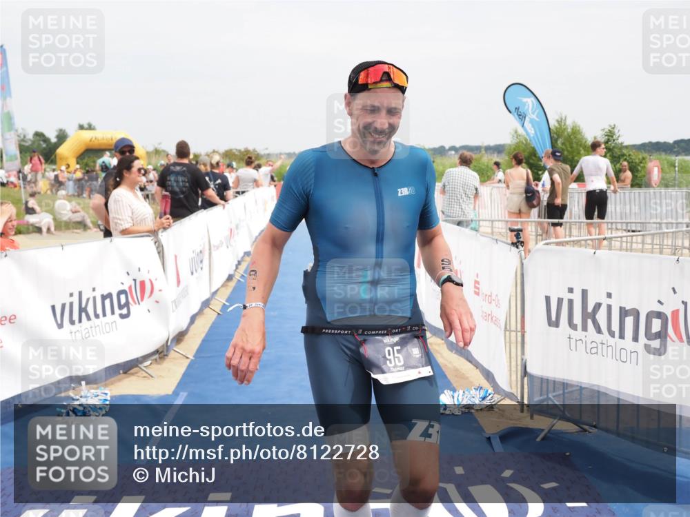 22.06.2025 - Viking Triathlon MichiJ http://msf.ph/oto/8122728 22.06.2025 15:13:48 Ziel 95 meine-sportfotos.de