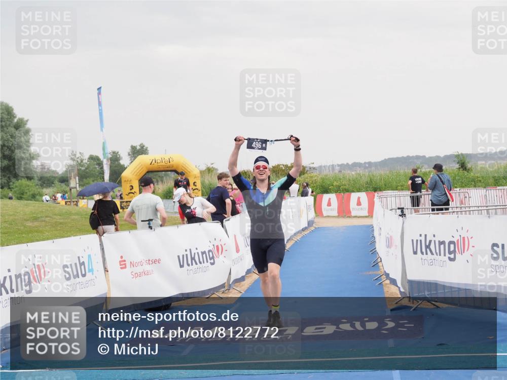 22.06.2025 - Viking Triathlon MichiJ http://msf.ph/oto/8122772 22.06.2025 16:38:28 Ziel 496 meine-sportfotos.de