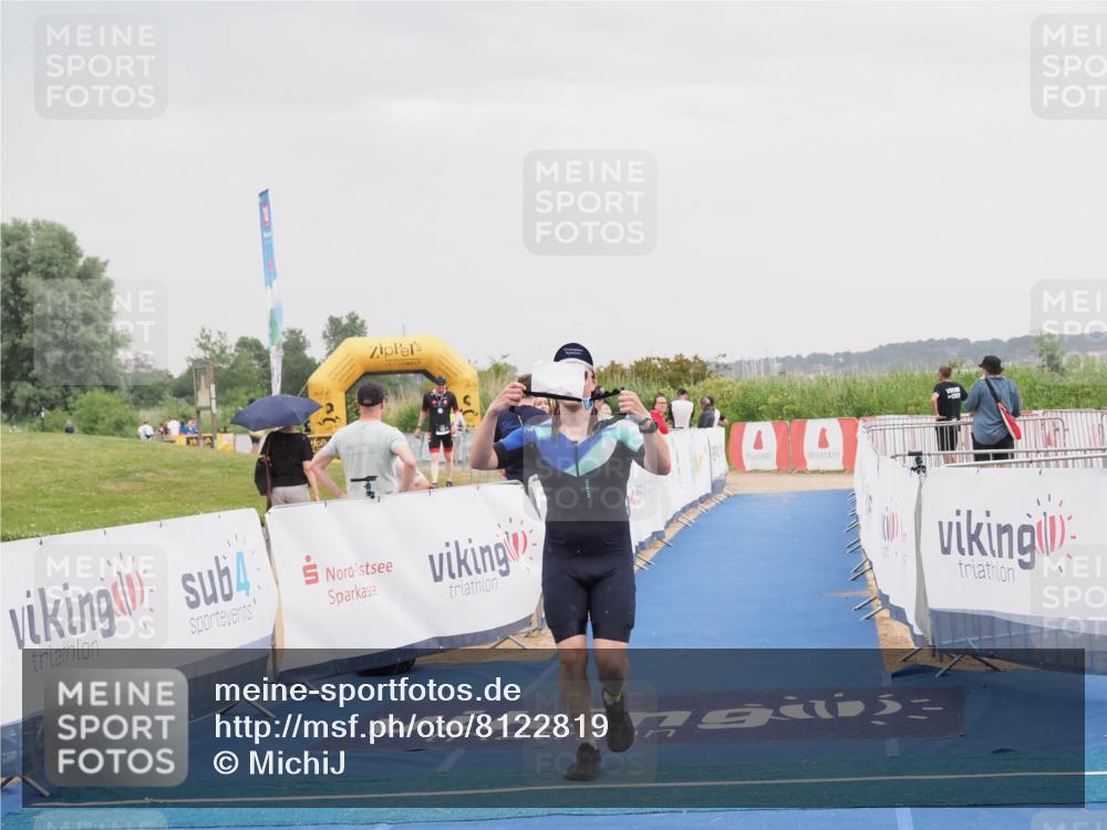 22.06.2025 - Viking Triathlon MichiJ http://msf.ph/oto/8122819 22.06.2025 16:38:29 Ziel 496 meine-sportfotos.de