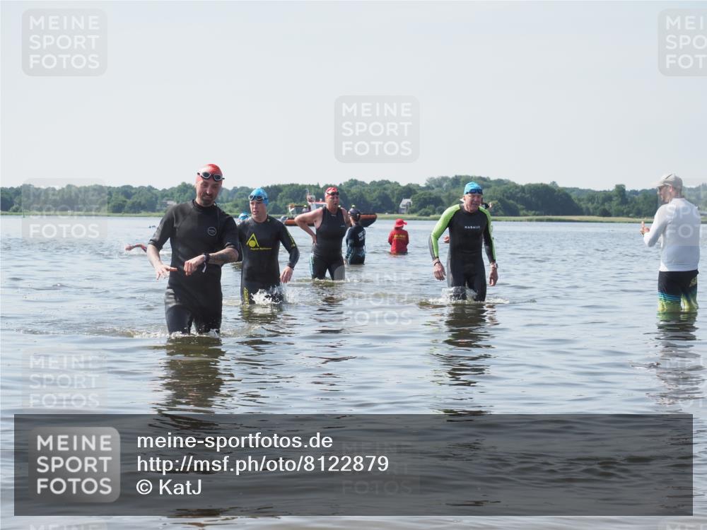 22.06.2025 - Viking Triathlon KatJ http://msf.ph/oto/8122879 22.06.2025 10:52:52 Schwimmen 106, 160, 656 meine-sportfotos.de