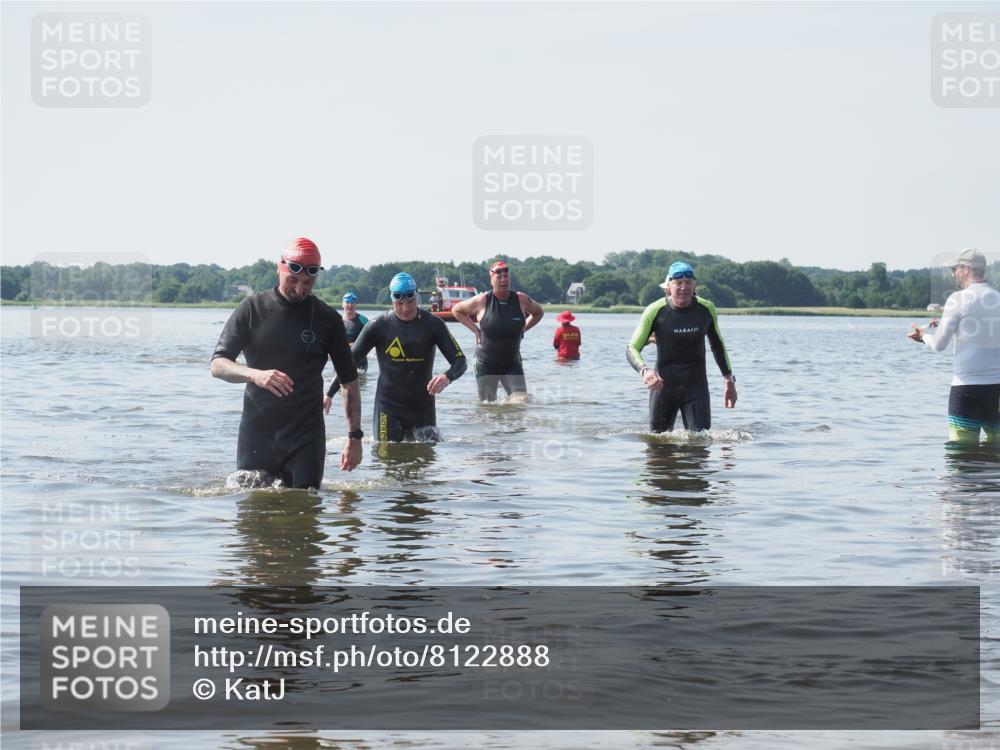 22.06.2025 - Viking Triathlon KatJ http://msf.ph/oto/8122888 22.06.2025 10:52:53 Schwimmen 106, 160, 656 meine-sportfotos.de