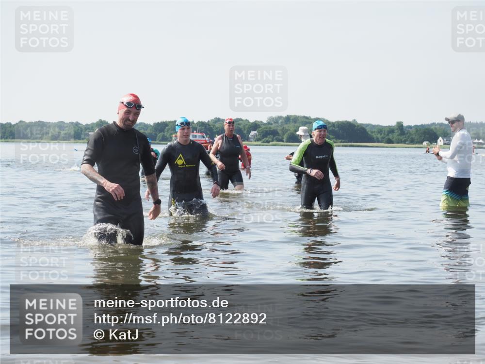 22.06.2025 - Viking Triathlon KatJ http://msf.ph/oto/8122892 22.06.2025 10:52:54 Schwimmen 106, 160, 656 meine-sportfotos.de