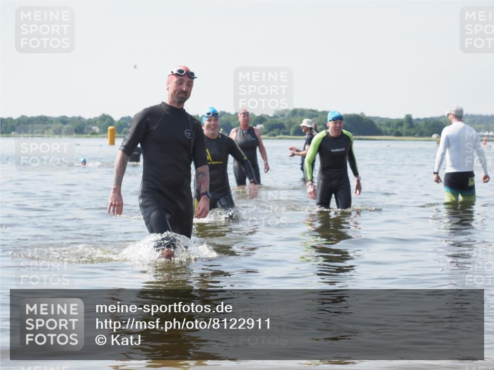 22.06.2025 - Viking Triathlon KatJ http://msf.ph/oto/8122911 22.06.2025 10:52:55 Schwimmen 106, 160, 656 meine-sportfotos.de