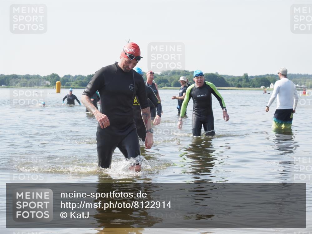22.06.2025 - Viking Triathlon KatJ http://msf.ph/oto/8122914 22.06.2025 10:52:56 Schwimmen 106, 160, 640, 656 meine-sportfotos.de