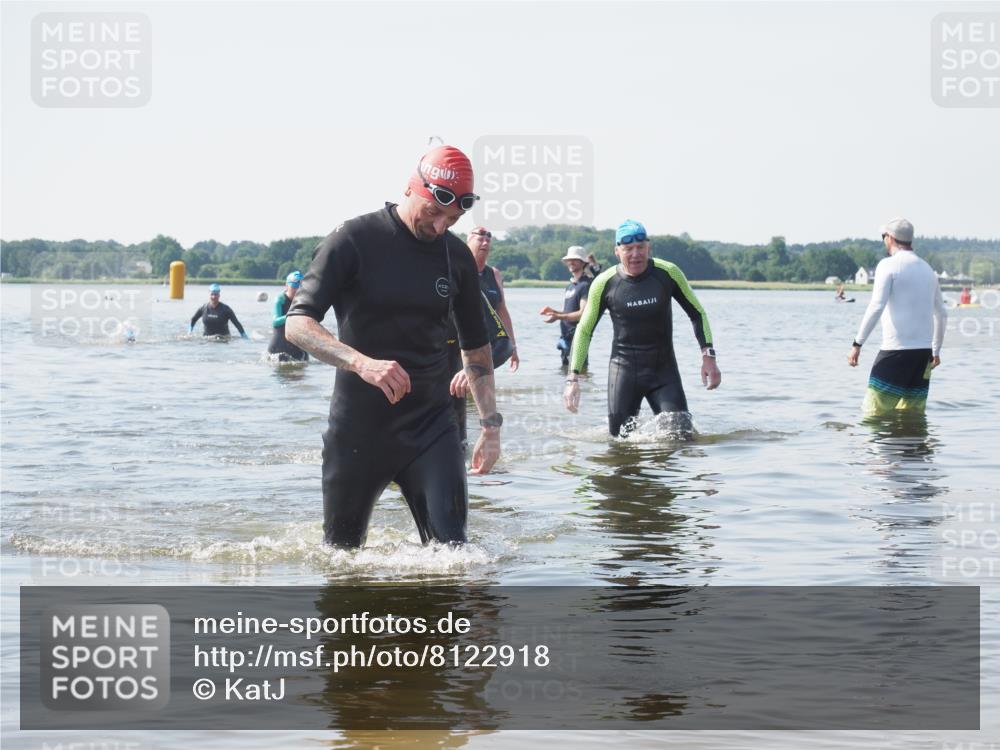 22.06.2025 - Viking Triathlon KatJ http://msf.ph/oto/8122918 22.06.2025 10:52:56 Schwimmen 106, 160, 640, 656 meine-sportfotos.de
