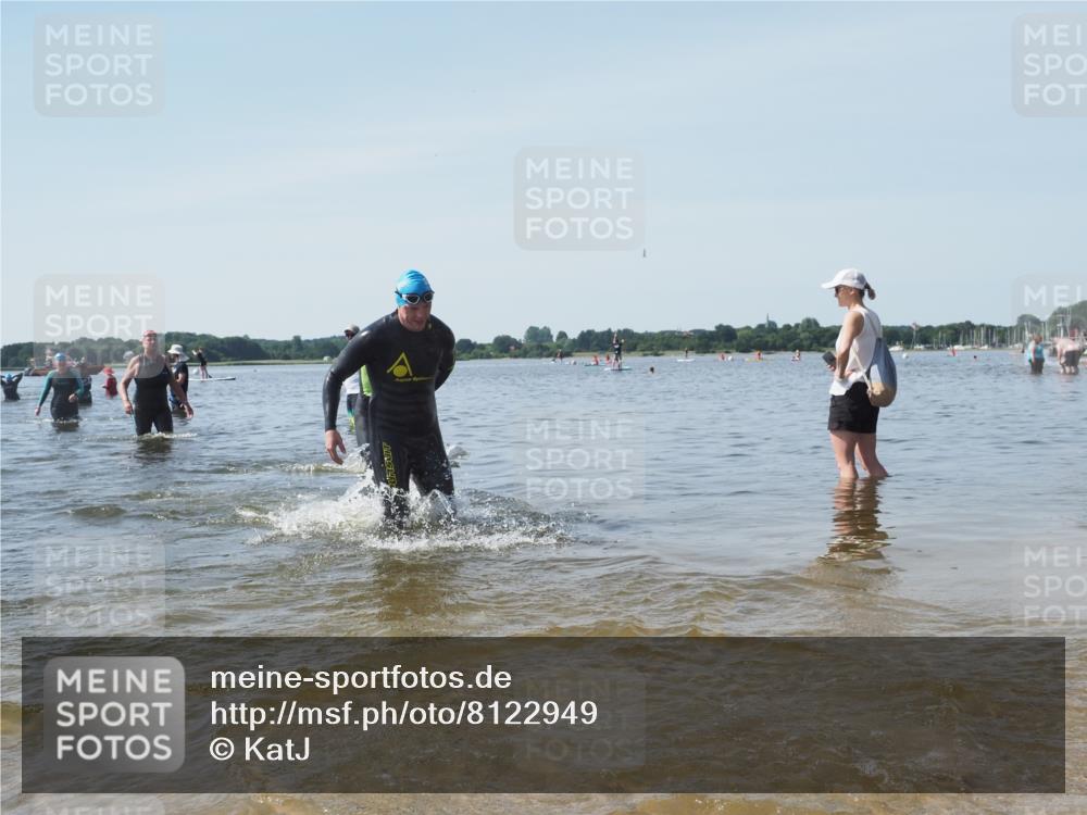 22.06.2025 - Viking Triathlon KatJ http://msf.ph/oto/8122949 22.06.2025 10:53:00 Schwimmen 106, 160, 470, 640, 656 meine-sportfotos.de