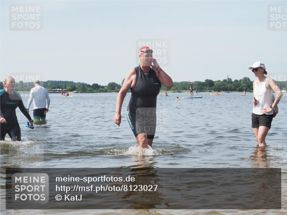 22.06.2025 - Viking Triathlon KatJ http://msf.ph/oto/8123027 22.06.2025 10:53:10 Schwimmen 165, 319, 470, 640 meine-sportfotos.de