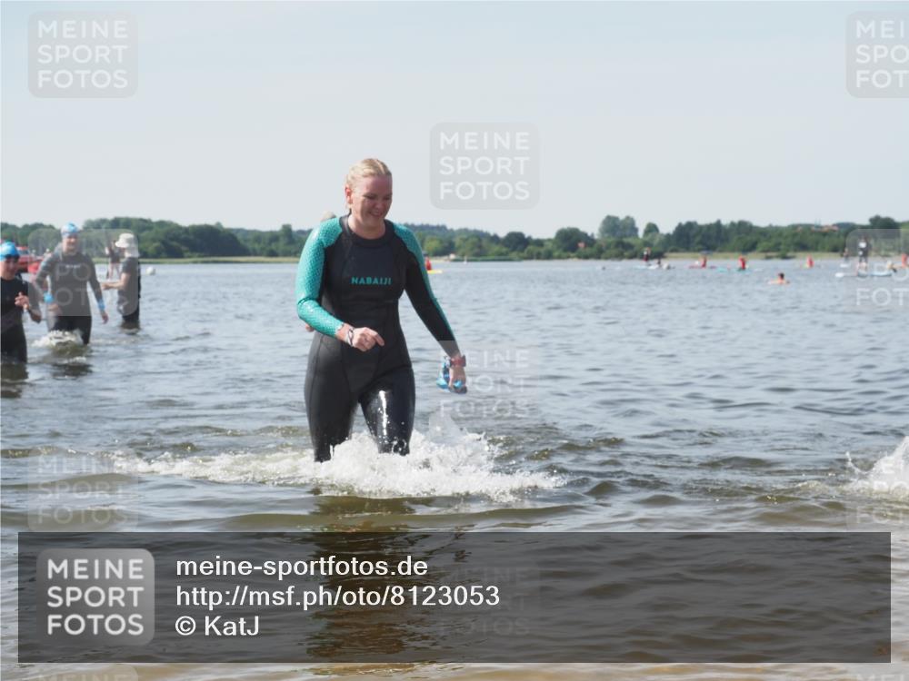 22.06.2025 - Viking Triathlon KatJ http://msf.ph/oto/8123053 22.06.2025 10:53:12 Schwimmen 165, 319, 470, 640 meine-sportfotos.de