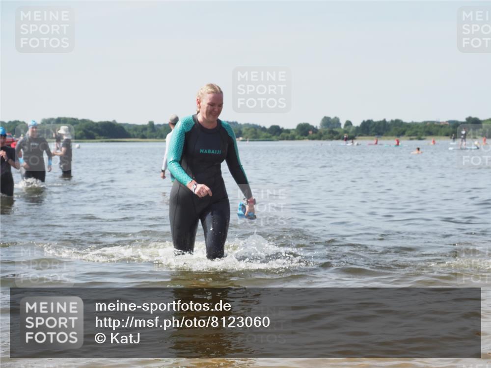 22.06.2025 - Viking Triathlon KatJ http://msf.ph/oto/8123060 22.06.2025 10:53:12 Schwimmen 165, 319, 470, 640 meine-sportfotos.de