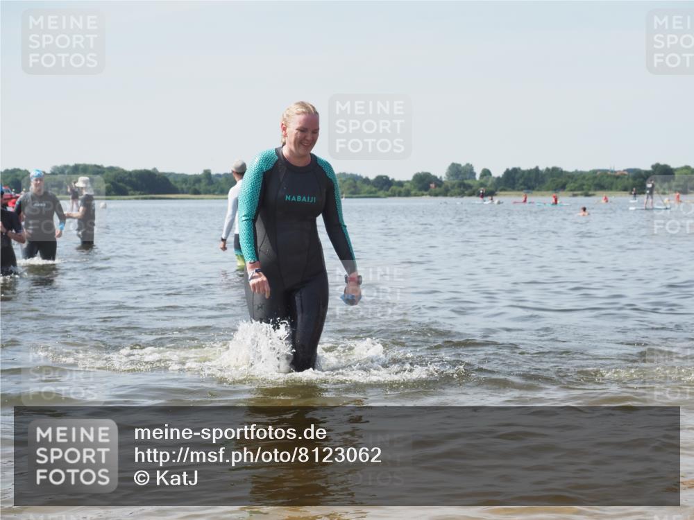 22.06.2025 - Viking Triathlon KatJ http://msf.ph/oto/8123062 22.06.2025 10:53:13 Schwimmen 165, 201, 319, 470, 640 meine-sportfotos.de