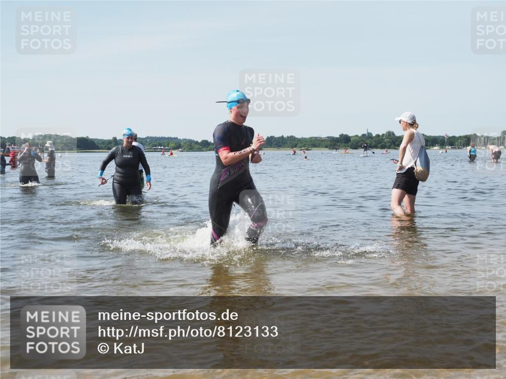 22.06.2025 - Viking Triathlon KatJ http://msf.ph/oto/8123133 22.06.2025 10:53:19 Schwimmen 165, 201, 241, 319 meine-sportfotos.de
