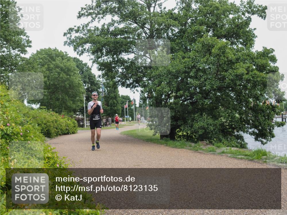 22.06.2025 - Viking Triathlon KatJ http://msf.ph/oto/8123135 22.06.2025 15:18:37 Laufen 378 meine-sportfotos.de