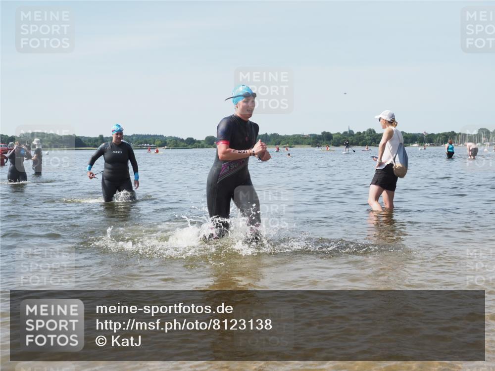 22.06.2025 - Viking Triathlon KatJ http://msf.ph/oto/8123138 22.06.2025 10:53:19 Schwimmen 165, 201, 241, 319 meine-sportfotos.de
