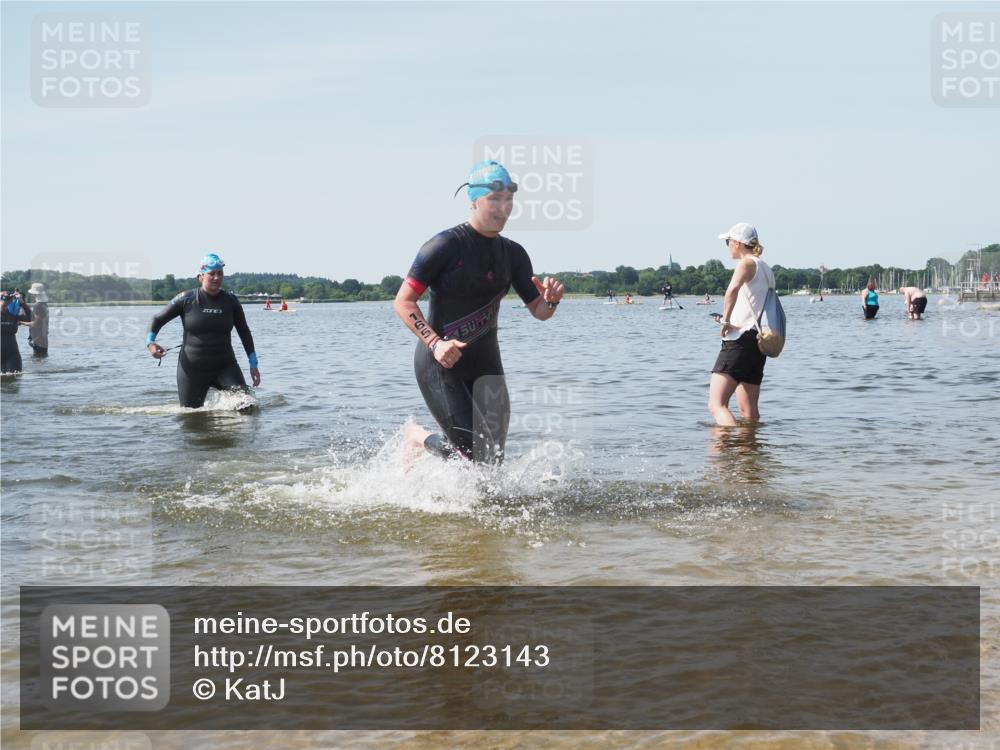 22.06.2025 - Viking Triathlon KatJ http://msf.ph/oto/8123143 22.06.2025 10:53:19 Schwimmen 165, 201, 241, 319 meine-sportfotos.de