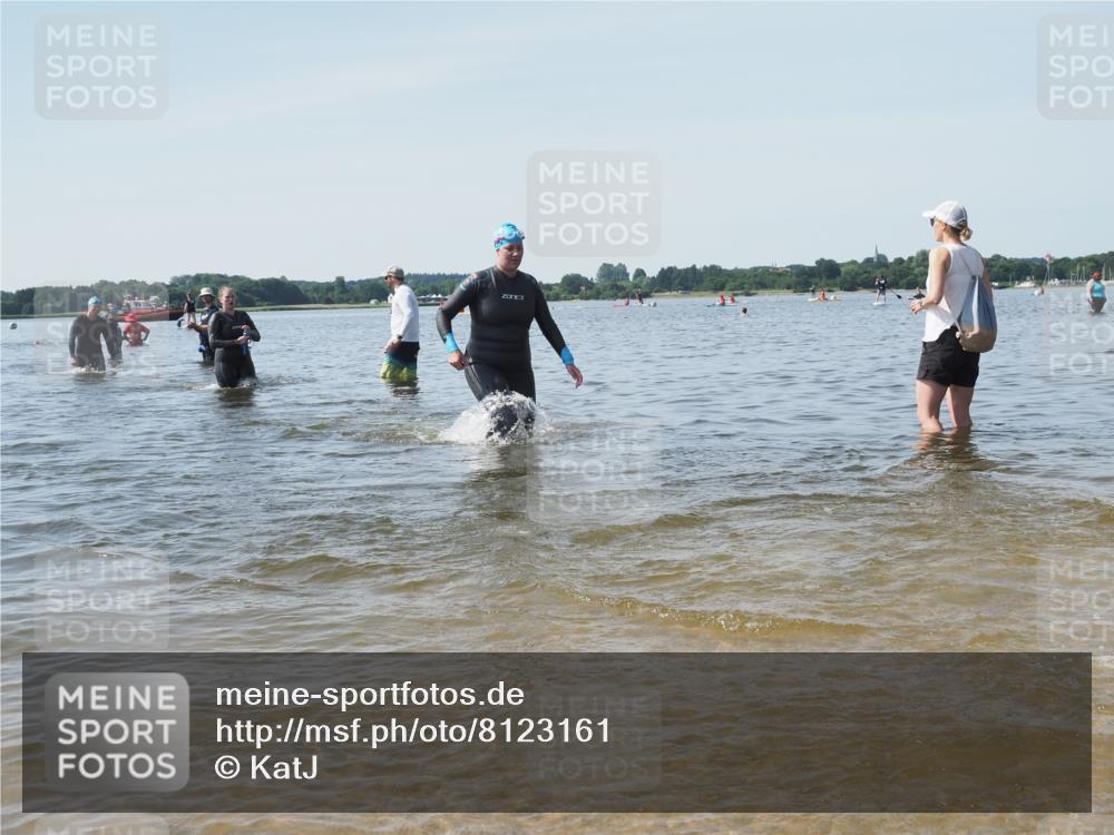 22.06.2025 - Viking Triathlon KatJ http://msf.ph/oto/8123161 22.06.2025 10:53:21 Schwimmen 165, 201, 241, 319 meine-sportfotos.de