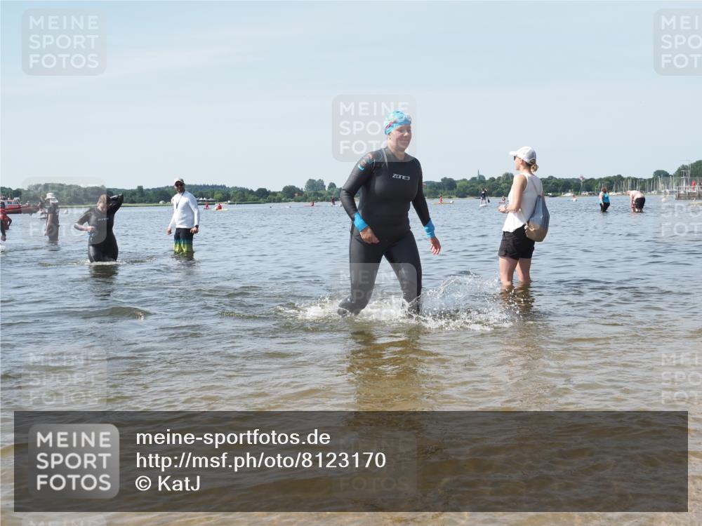 22.06.2025 - Viking Triathlon KatJ http://msf.ph/oto/8123170 22.06.2025 10:53:23 Schwimmen 165, 201, 241, 319 meine-sportfotos.de