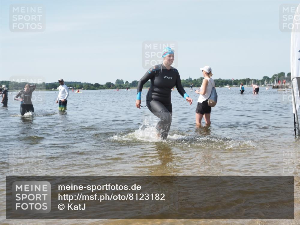22.06.2025 - Viking Triathlon KatJ http://msf.ph/oto/8123182 22.06.2025 10:53:23 Schwimmen 165, 201, 241, 319 meine-sportfotos.de