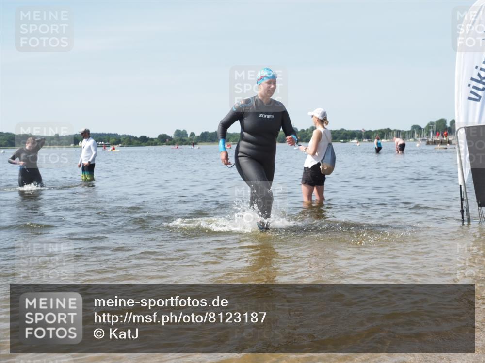 22.06.2025 - Viking Triathlon KatJ http://msf.ph/oto/8123187 22.06.2025 10:53:24 Schwimmen 201, 241, 319 meine-sportfotos.de