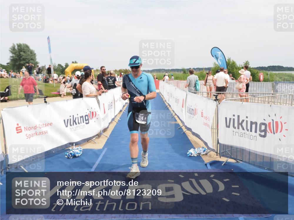 22.06.2025 - Viking Triathlon MichiJ http://msf.ph/oto/8123209 22.06.2025 15:14:20 Ziel 58, 124 meine-sportfotos.de