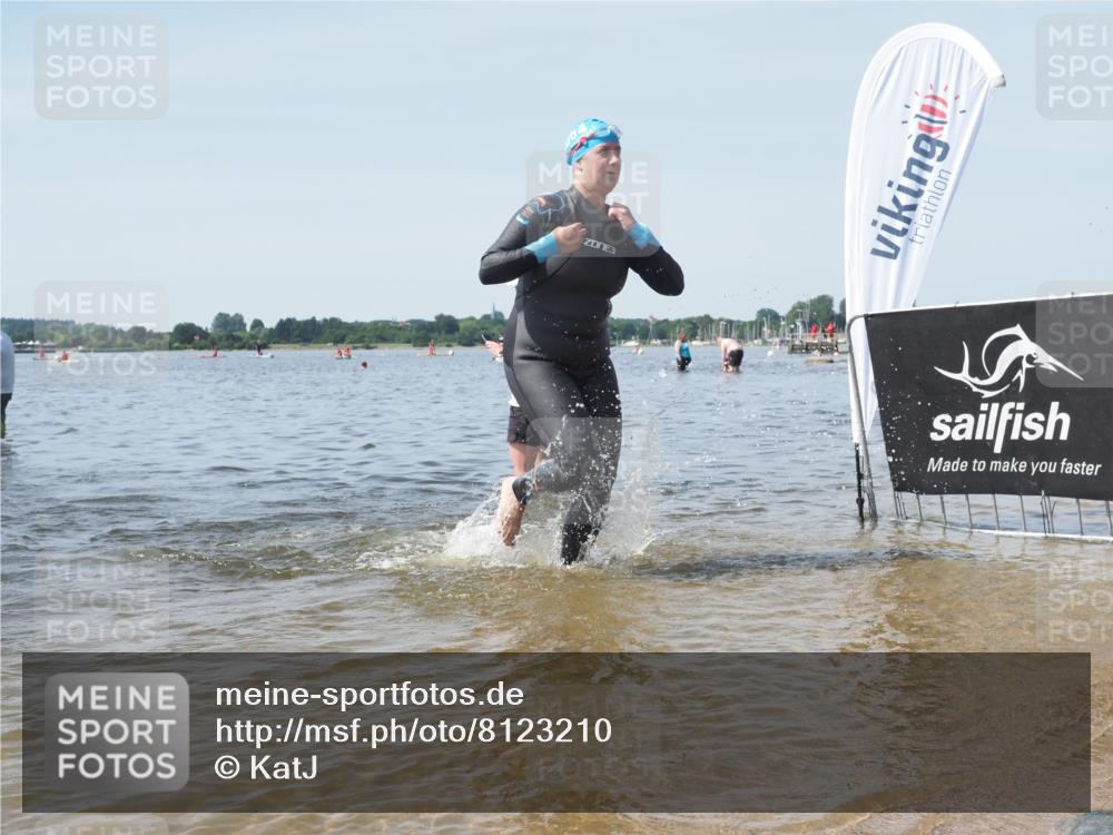 22.06.2025 - Viking Triathlon KatJ http://msf.ph/oto/8123210 22.06.2025 10:53:24 Schwimmen 201, 241, 319 meine-sportfotos.de
