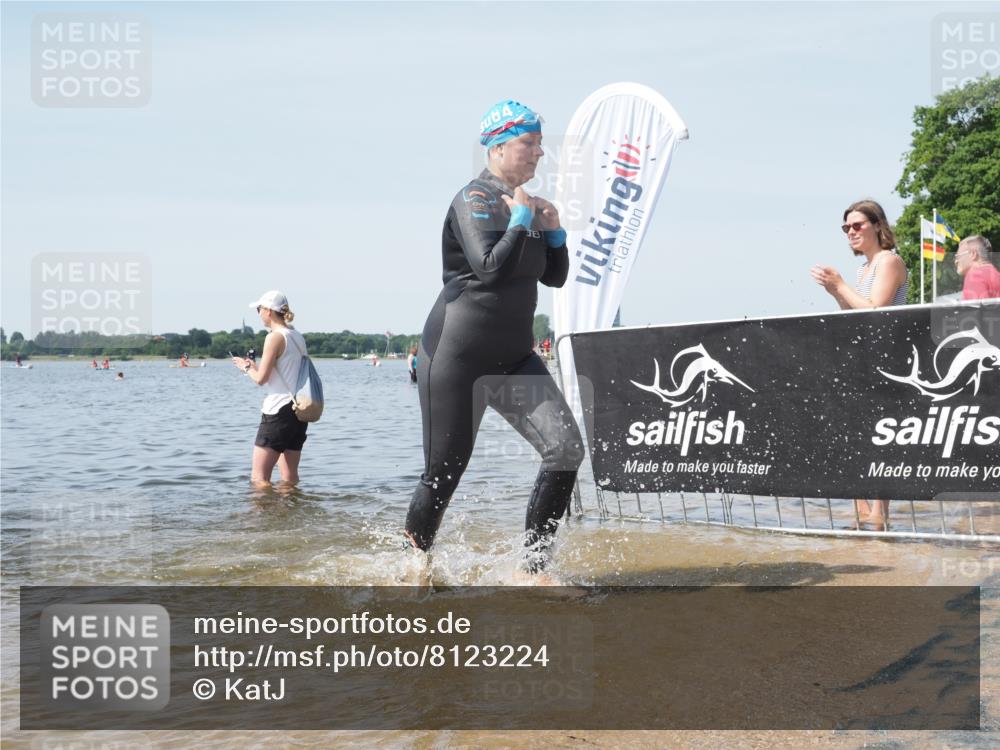 22.06.2025 - Viking Triathlon KatJ http://msf.ph/oto/8123224 22.06.2025 10:53:25 Schwimmen 201, 241, 319 meine-sportfotos.de
