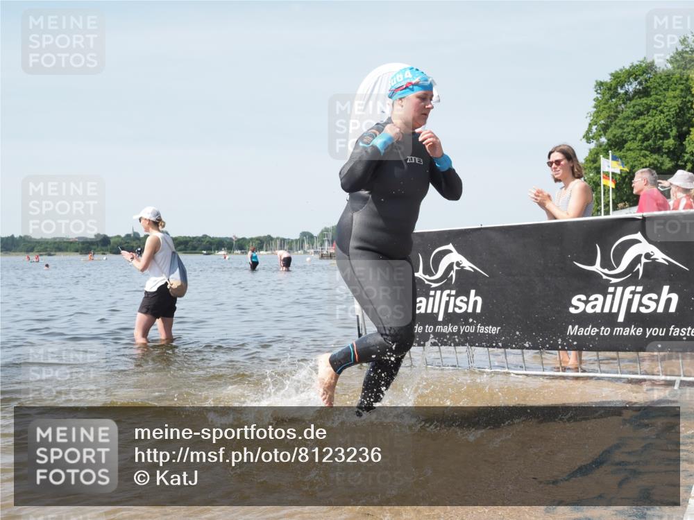 22.06.2025 - Viking Triathlon KatJ http://msf.ph/oto/8123236 22.06.2025 10:53:25 Schwimmen 201, 241, 319 meine-sportfotos.de