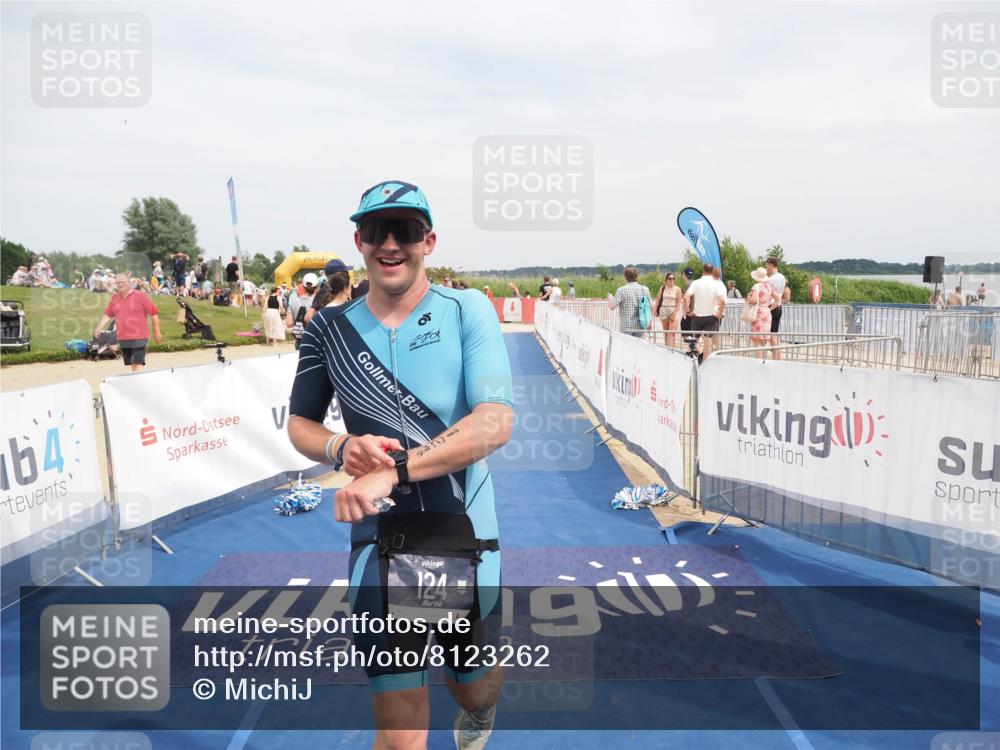 22.06.2025 - Viking Triathlon MichiJ http://msf.ph/oto/8123262 22.06.2025 15:14:21 Ziel 58, 124 meine-sportfotos.de