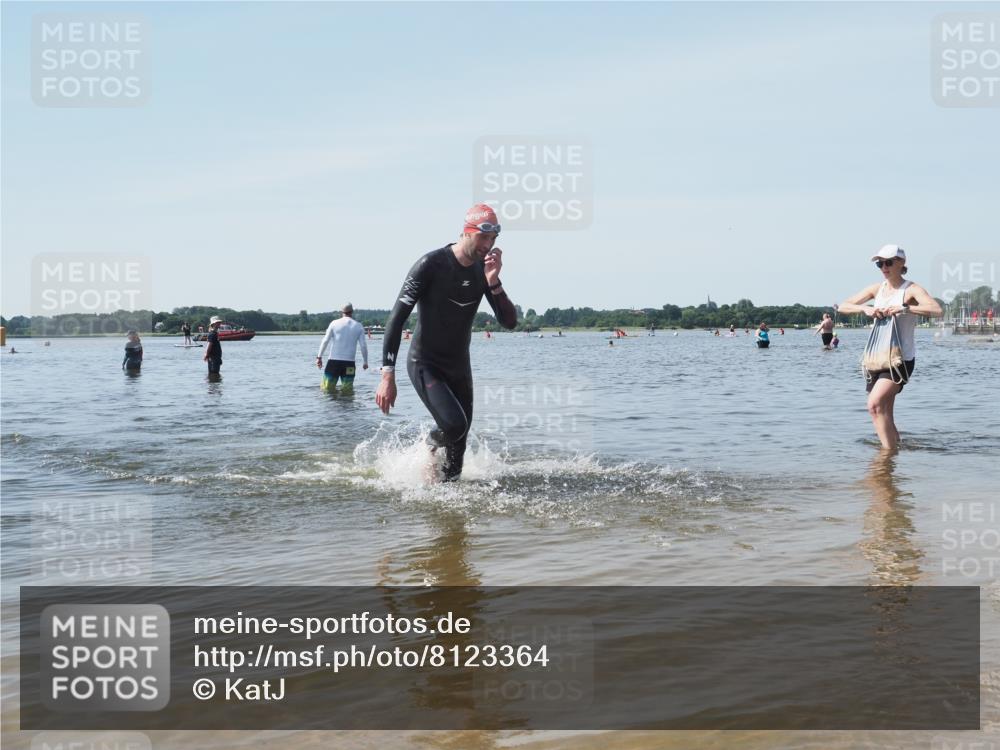 22.06.2025 - Viking Triathlon KatJ http://msf.ph/oto/8123364 22.06.2025 10:53:57 Schwimmen 634 meine-sportfotos.de