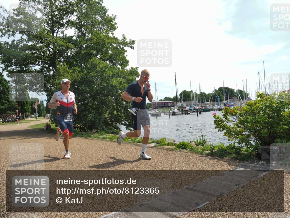 22.06.2025 - Viking Triathlon KatJ http://msf.ph/oto/8123365 22.06.2025 13:04:36 Laufen 229, 329 meine-sportfotos.de