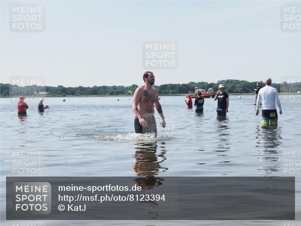 22.06.2025 - Viking Triathlon KatJ http://msf.ph/oto/8123394 22.06.2025 10:54:52 Schwimmen 305 meine-sportfotos.de
