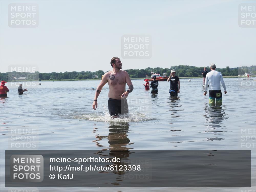 22.06.2025 - Viking Triathlon KatJ http://msf.ph/oto/8123398 22.06.2025 10:54:52 Schwimmen 305 meine-sportfotos.de