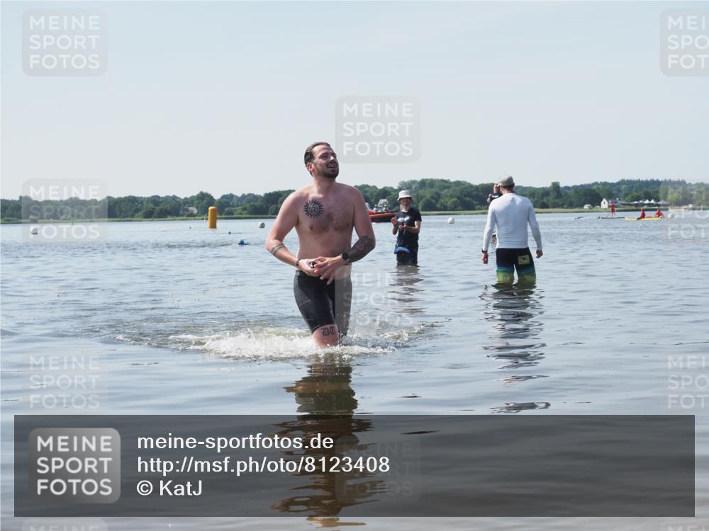 22.06.2025 - Viking Triathlon KatJ http://msf.ph/oto/8123408 22.06.2025 10:54:54 Schwimmen 305 meine-sportfotos.de