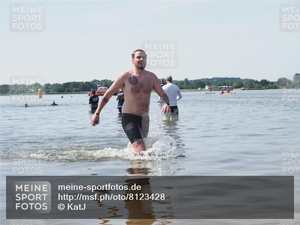 22.06.2025 - Viking Triathlon KatJ http://msf.ph/oto/8123428 22.06.2025 10:54:55 Schwimmen 305 meine-sportfotos.de