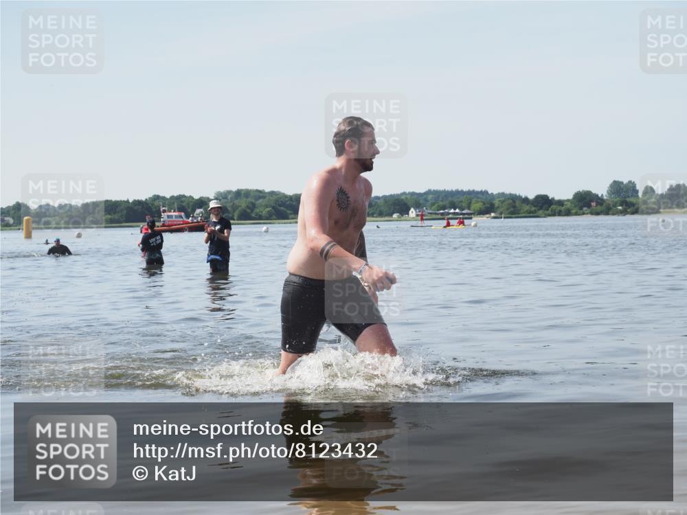 22.06.2025 - Viking Triathlon KatJ http://msf.ph/oto/8123432 22.06.2025 10:54:55 Schwimmen 305 meine-sportfotos.de