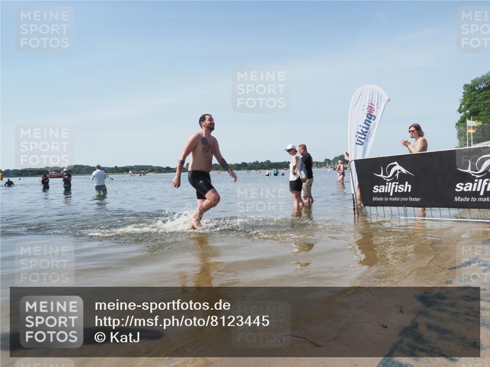 22.06.2025 - Viking Triathlon KatJ http://msf.ph/oto/8123445 22.06.2025 10:54:57 Schwimmen 305 meine-sportfotos.de
